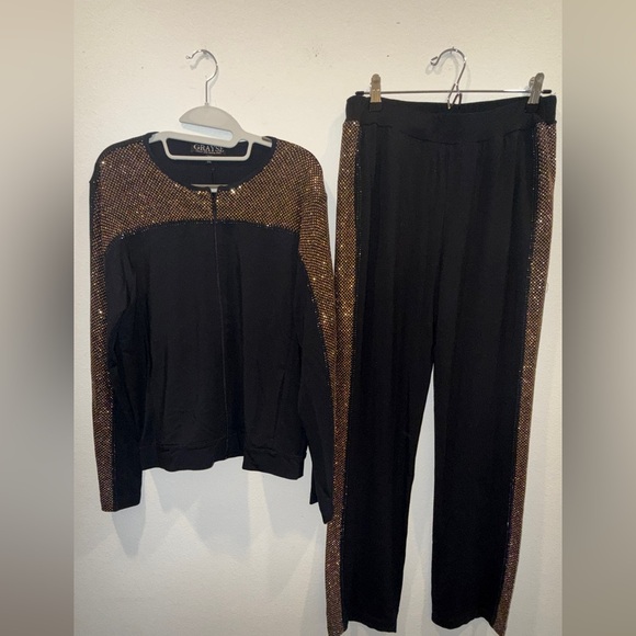 Elegant Black and Gold Sequin Jogger Set